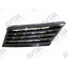 Решітка радіатора Nissan Tiida 2005-2012 Sd Middle East лев. (Смужки) - AVTM