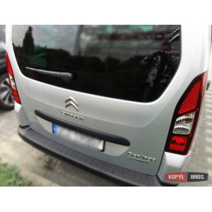 Peugeot Partner 2008+ накладка захисна на задній бампер поліуретанова 2008+