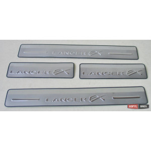 Mitsubishi Lancer X накладки защитные на пороги дверных проемов 2007+