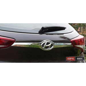 Hyundai Tucson TL 2015 накладка хром на заднюю дверь граненная - 2015