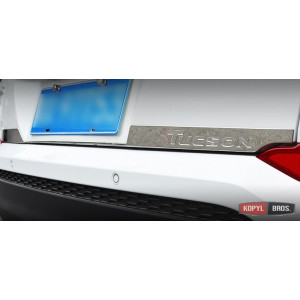 Hyundai Tucson TL 2015 накладка хром на заднюю дверь нижняя - 2015