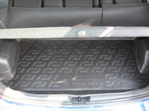 Коврик в багажник для Тойота Yaris (06-) (пластиковый) L.Locker