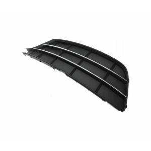 Решітка в бампер Audi A7 14-18 (4G7) права без отв. чорна хром.молдинг (крім S-Line) - AVTM